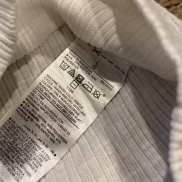 Old Navy Tie Up Tank - Picture 2 of 4